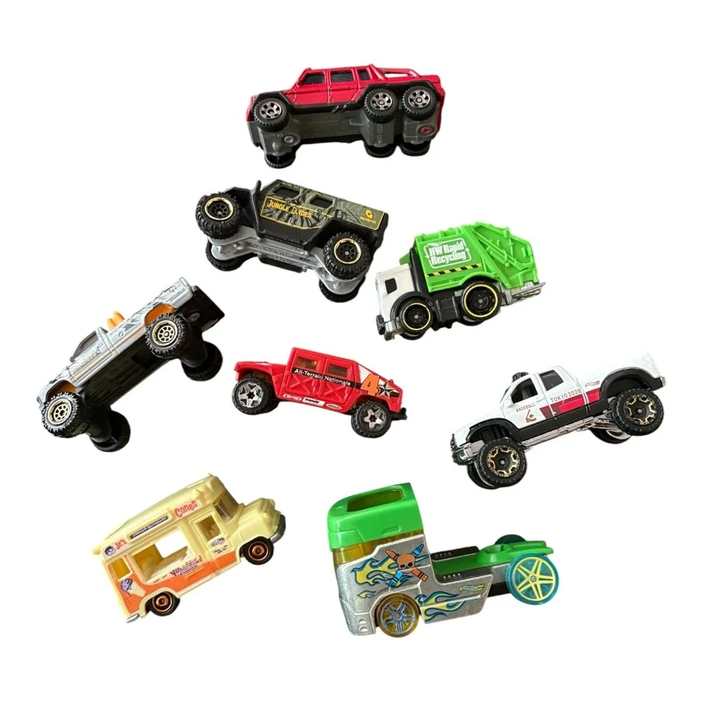 Hot Wheels Matchbox Toy Car Lot of 20 Trucks Cars Construction Tokyo Tundra Bus